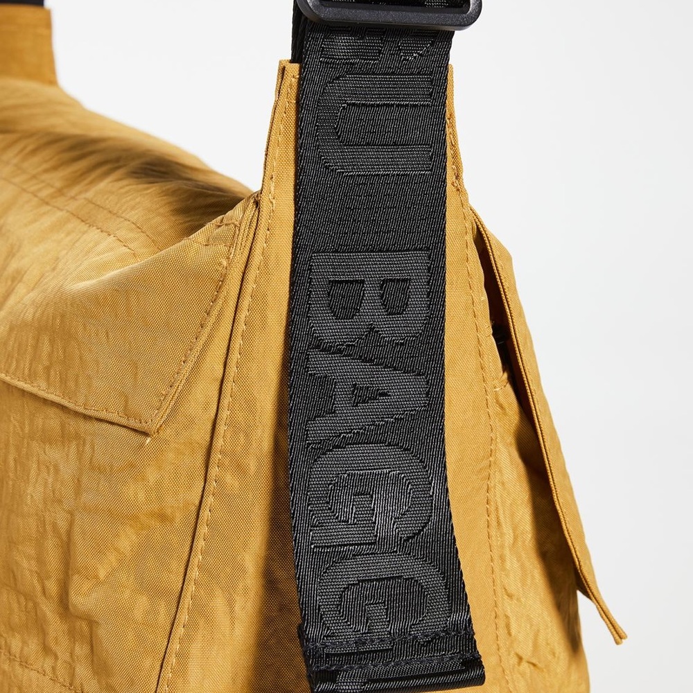 BAGGU Sport Messenger Bag Tumeric LIKE NEW